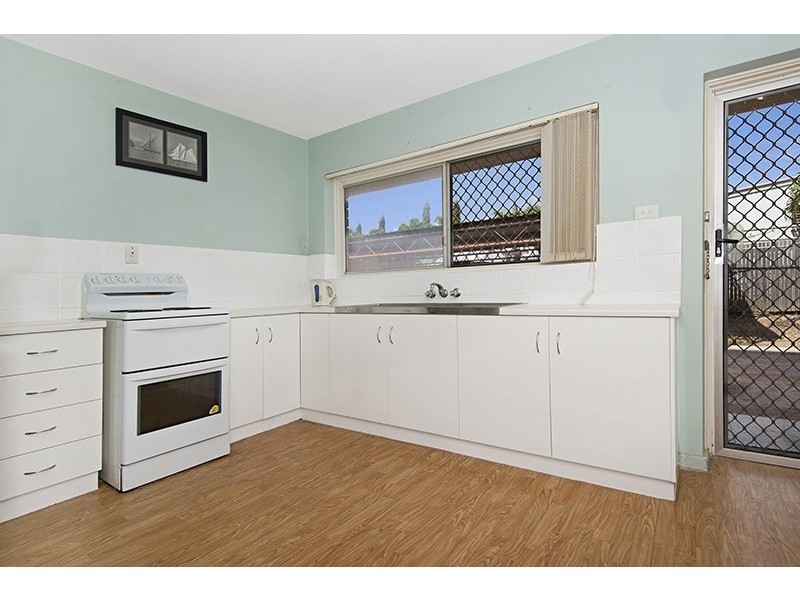 2/18A Carr Street, Hermit Park QLD 4812