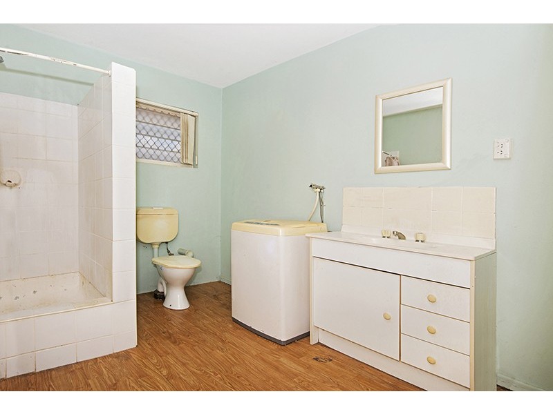 2/18A Carr Street, Hermit Park QLD 4812