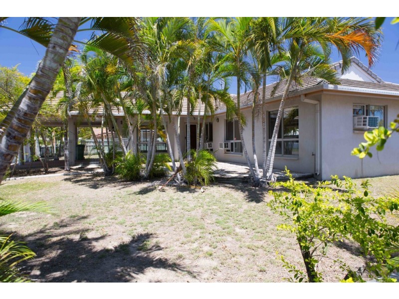 1 Santa Lucia Drive, Mount Louisa QLD 4814