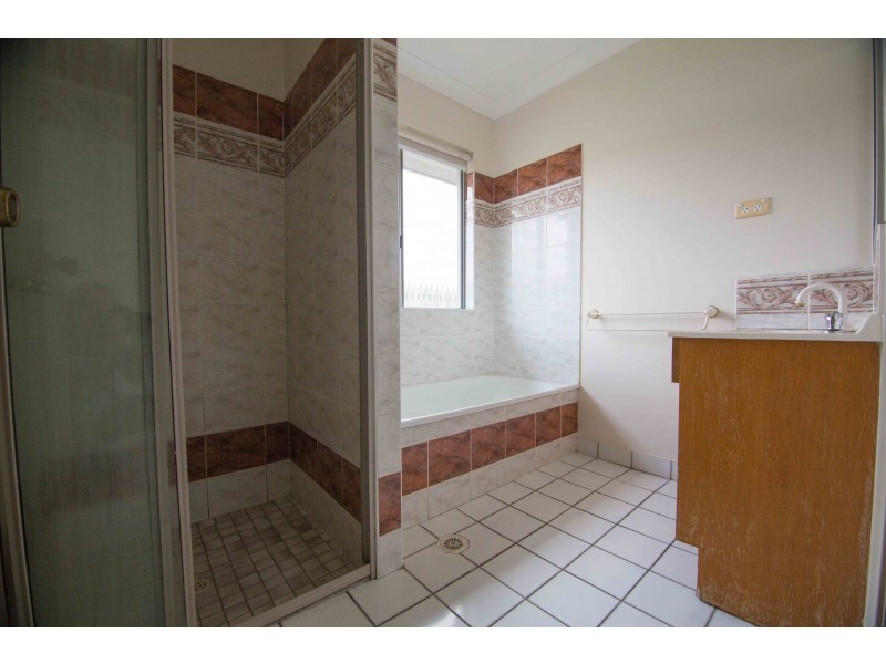 1 Santa Lucia Drive, Mount Louisa QLD 4814