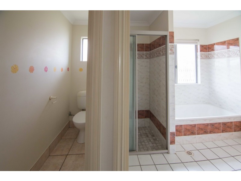 1 Santa Lucia Drive, Mount Louisa QLD 4814