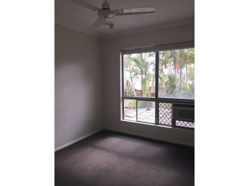 1 Santa Lucia Drive, Mount Louisa QLD 4814