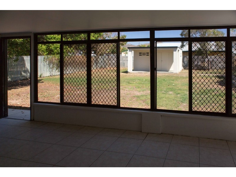 9 Wattle Street, Kirwan QLD 4817