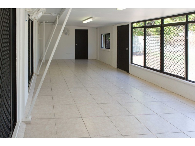 9 Wattle Street, Kirwan QLD 4817