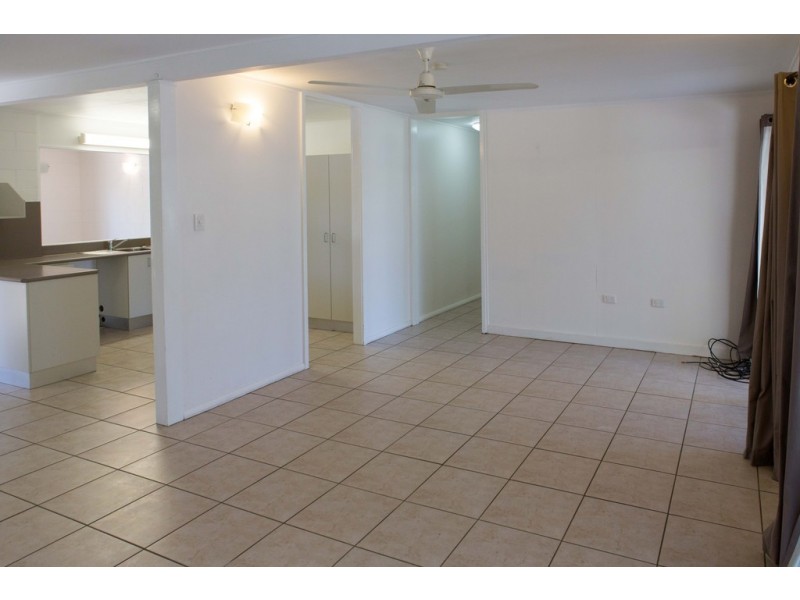 9 Wattle Street, Kirwan QLD 4817