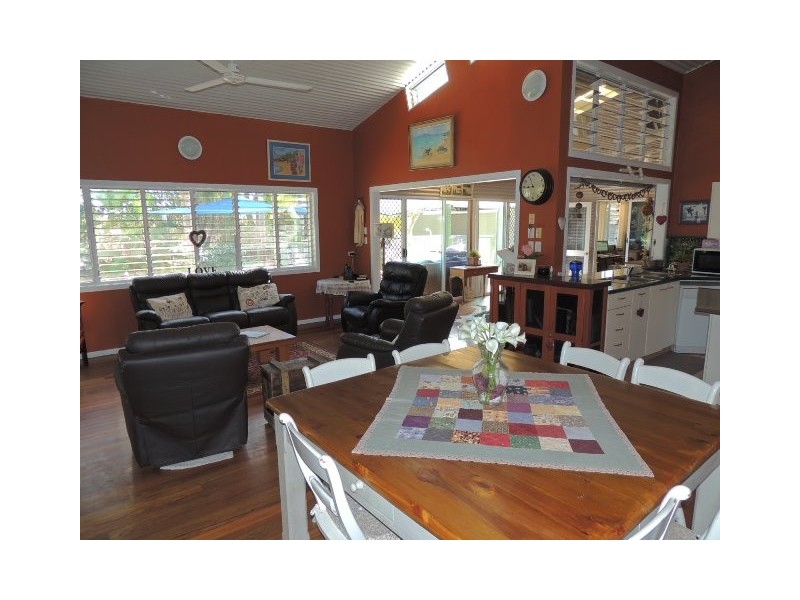 146-150 Gifford Street, Horseshoe Bay QLD 4819