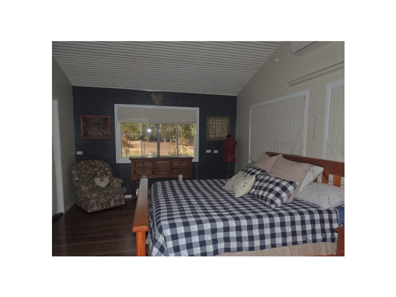 146-150 Gifford Street, Horseshoe Bay QLD 4819