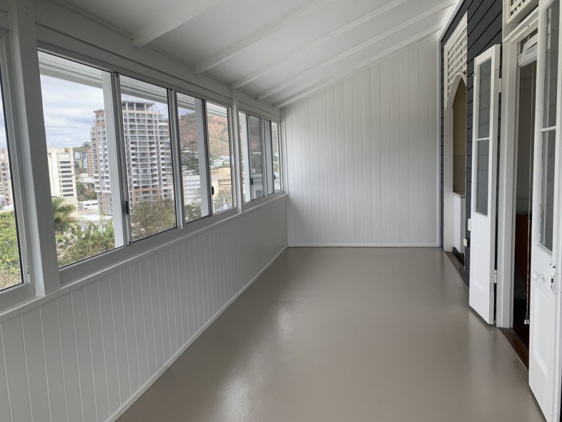 2/16 Willmett Street, Townsville City QLD 4810