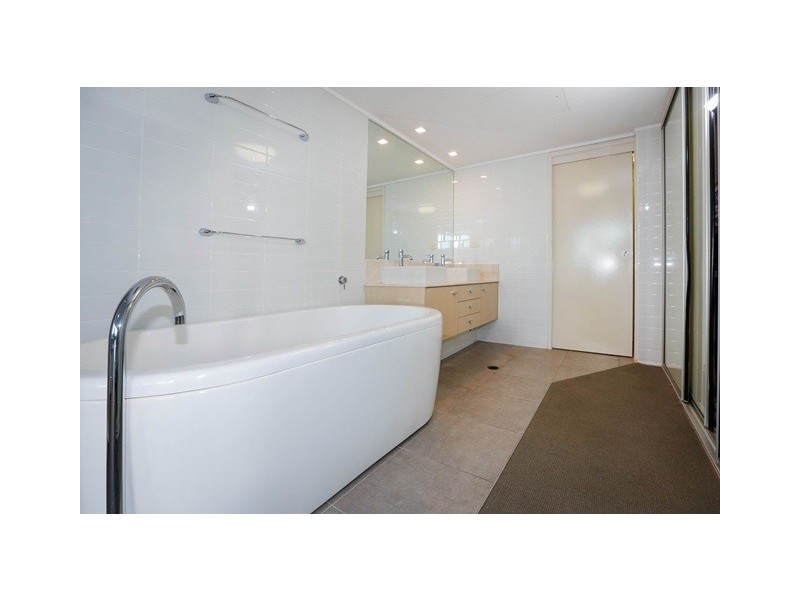 303/72-74 The Strand, North Ward QLD 4810