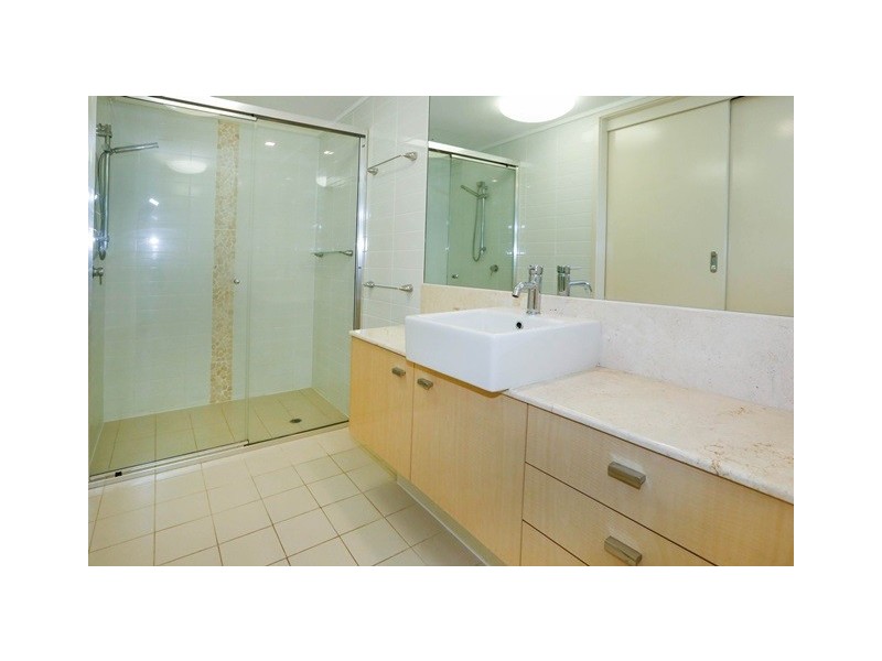 303/72-74 The Strand, North Ward QLD 4810