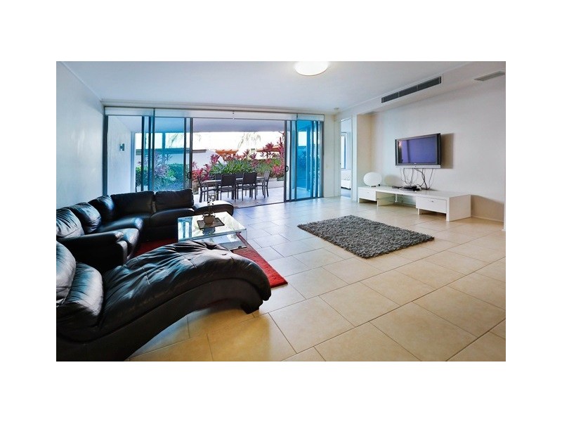 303/72-74 The Strand, North Ward QLD 4810