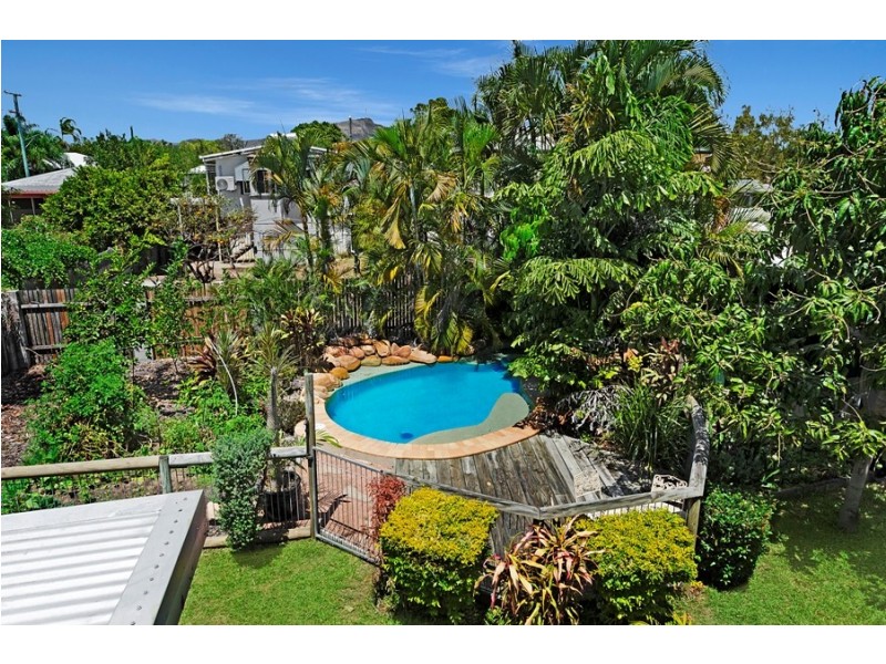 32 Surrey Street, Hyde Park QLD 4812