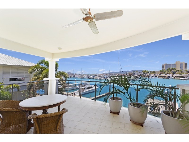 8/18-30 Sir Leslie Thiess Drive, Townsville City QLD 4810