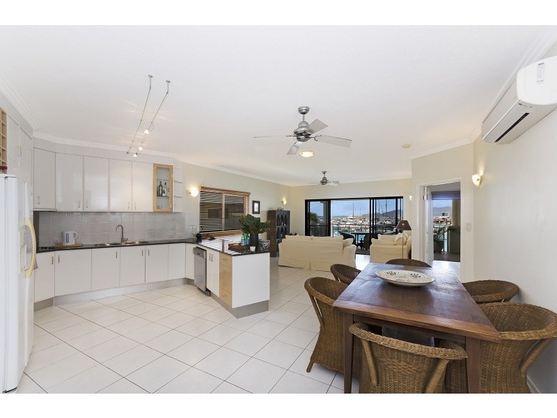 8/18-30 Sir Leslie Thiess Drive, Townsville City QLD 4810