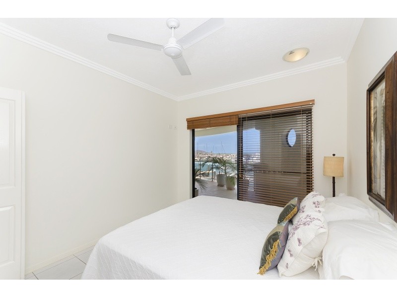 8/18-30 Sir Leslie Thiess Drive, Townsville City QLD 4810