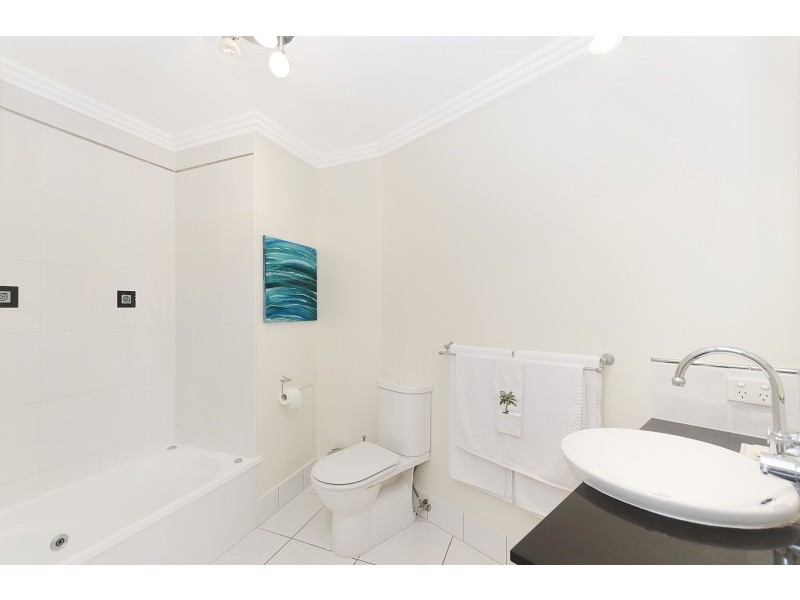 8/18-30 Sir Leslie Thiess Drive, Townsville City QLD 4810