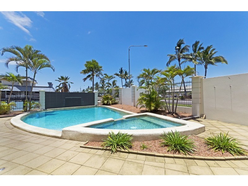 8/18-30 Sir Leslie Thiess Drive, Townsville City QLD 4810