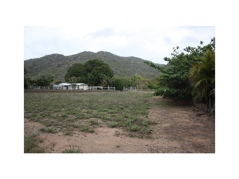 4 Stetan Court, HORSESHOE BAY, Magnetic Island QLD 4819