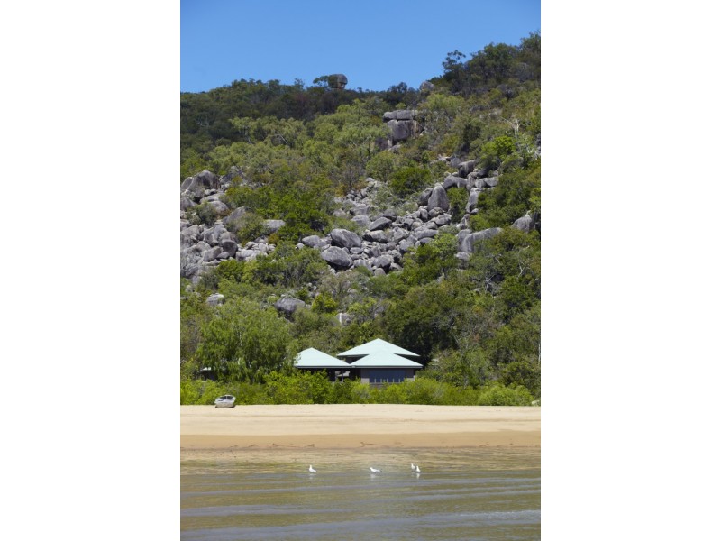 12 Henry Lawson Street,, Horseshoe Bay QLD 4819