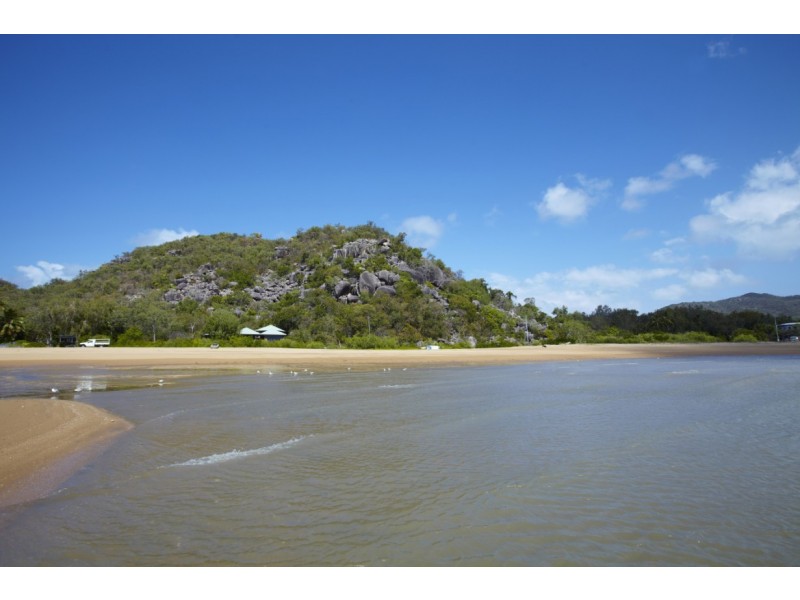 12 Henry Lawson Street,, Horseshoe Bay QLD 4819