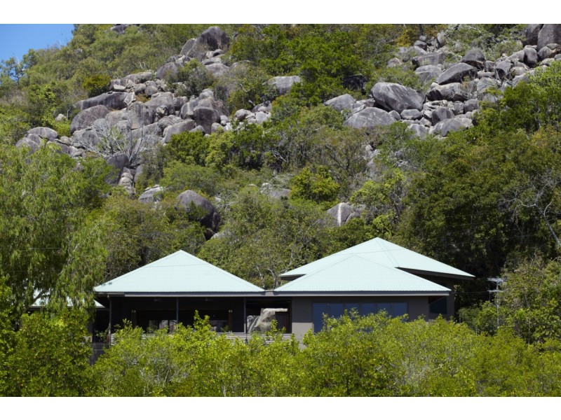 12 Henry Lawson Street,, Horseshoe Bay QLD 4819