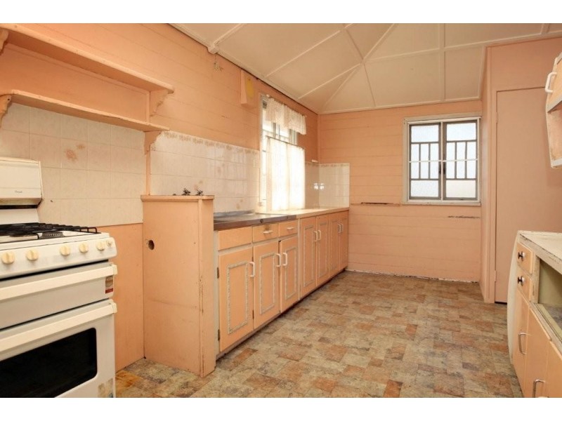 58 Norris Street, Hermit Park QLD 4812