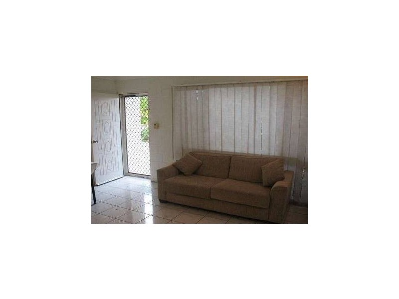 2/3 Jermyn Street, Hyde Park QLD 4812