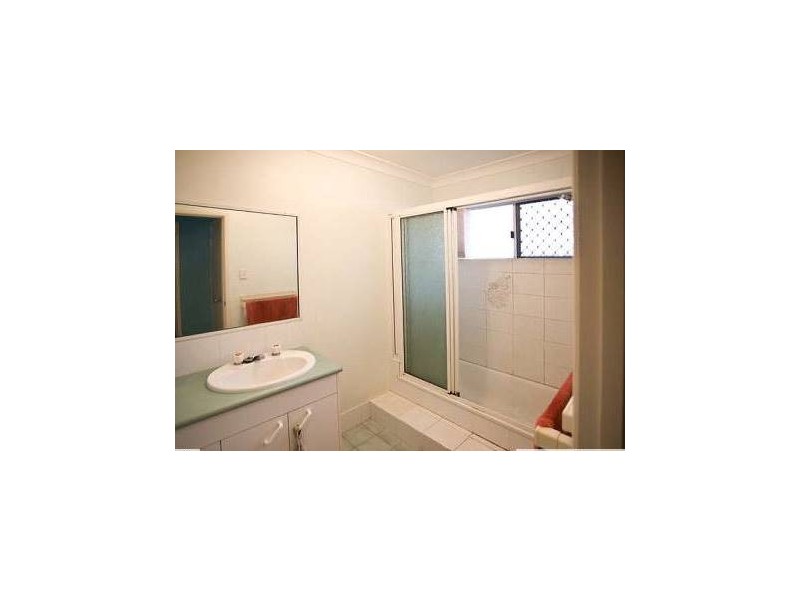 2/3 Jermyn Street, Hyde Park QLD 4812