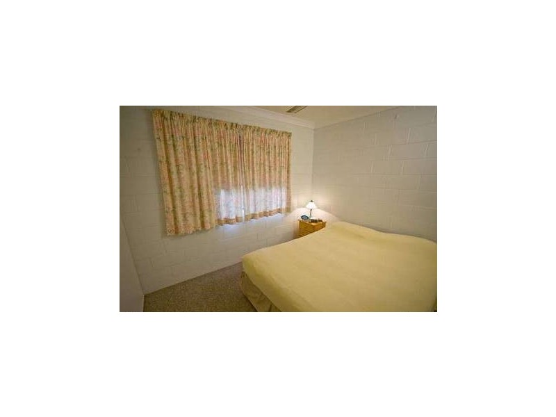 2/3 Jermyn Street, Hyde Park QLD 4812