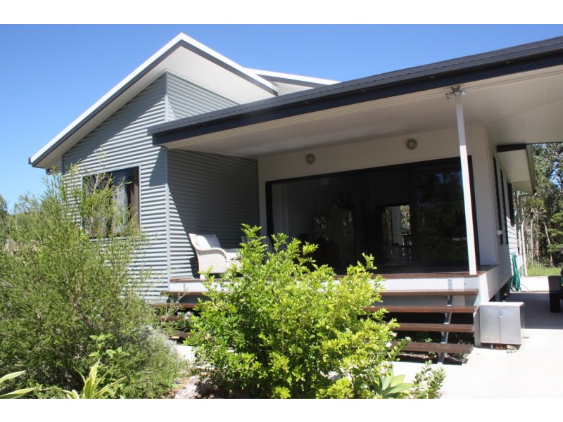 28 Pandanus Street, Magnetic Island QLD 4819