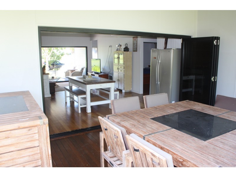 28 Pandanus Street, Magnetic Island QLD 4819