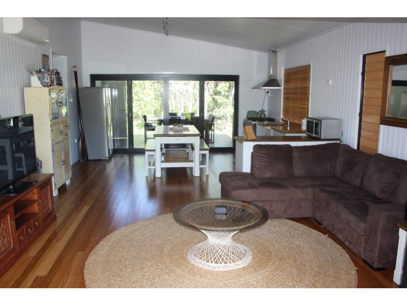 28 Pandanus Street, Magnetic Island QLD 4819