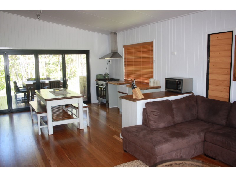 28 Pandanus Street, Magnetic Island QLD 4819