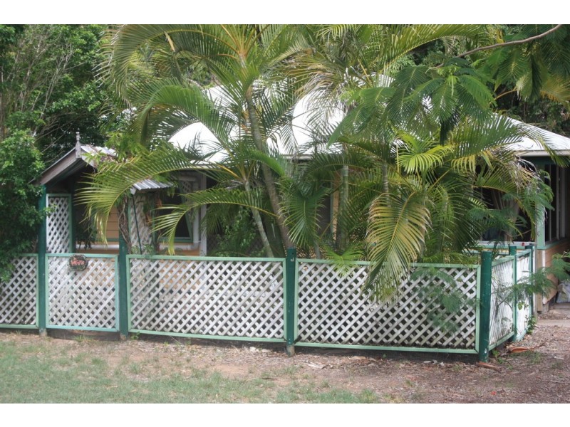 7 McCabe Crescent, Arcadia, Magnetic Island QLD 4819