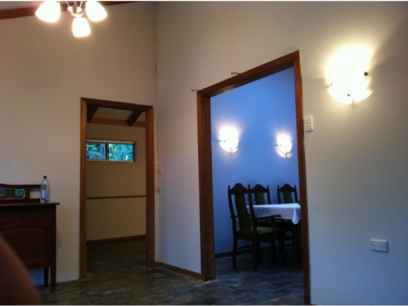 7 McCabe Crescent, Arcadia, Magnetic Island QLD 4819