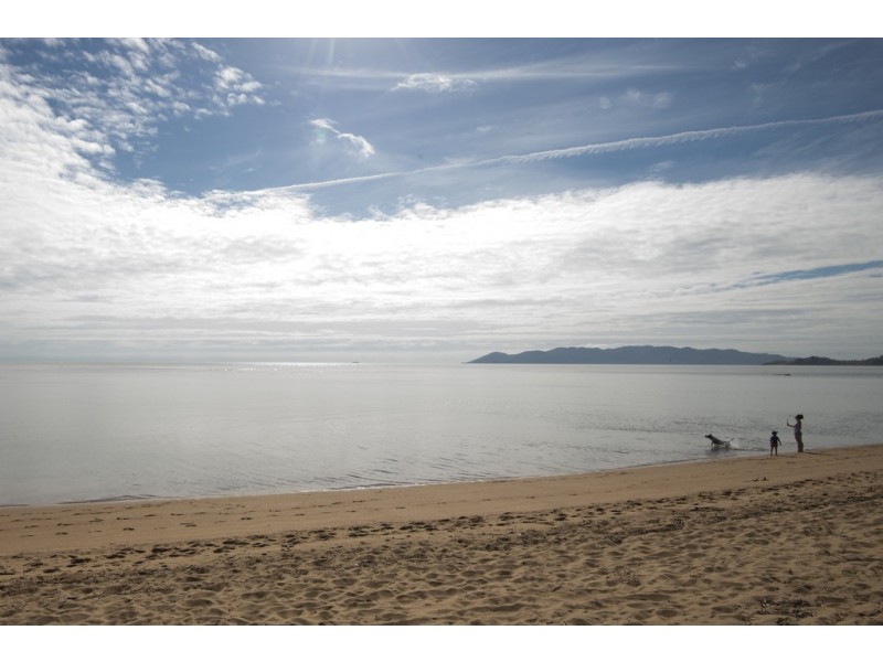 6 Anamari Court, Bushland Beach QLD 4818