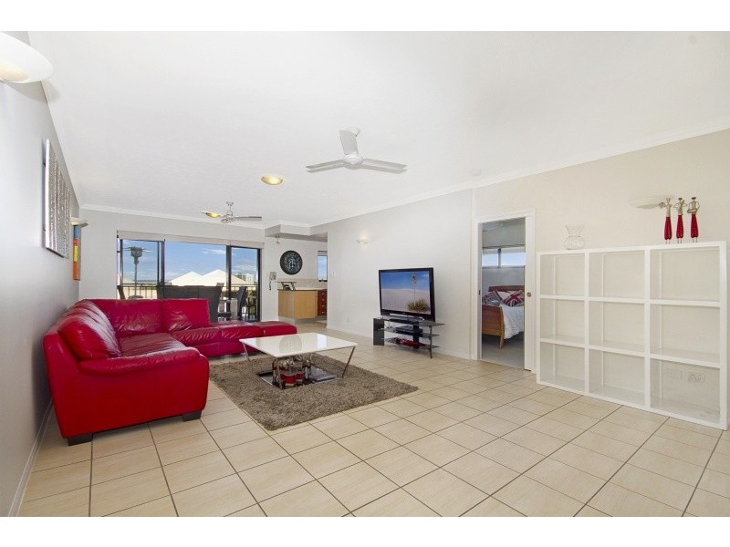 1/2A Cleveland Terrace, Townsville City QLD 4810