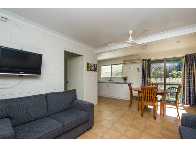 2/2 Endeavour Road, Arcadia QLD 4819