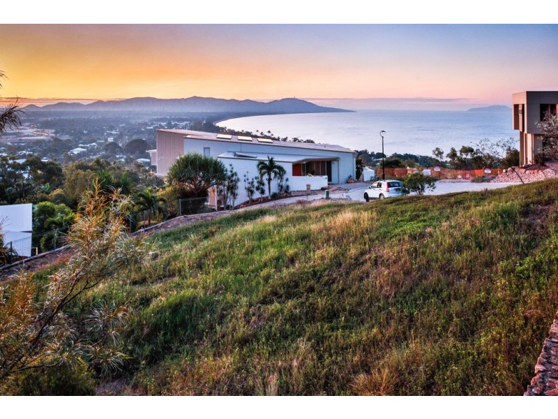 1 Seaview Court, Castle Hill QLD 4810