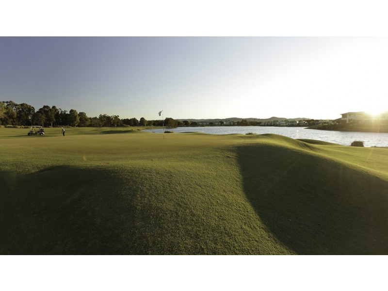 93 Sheehan Avenue, Hope Island QLD 4212