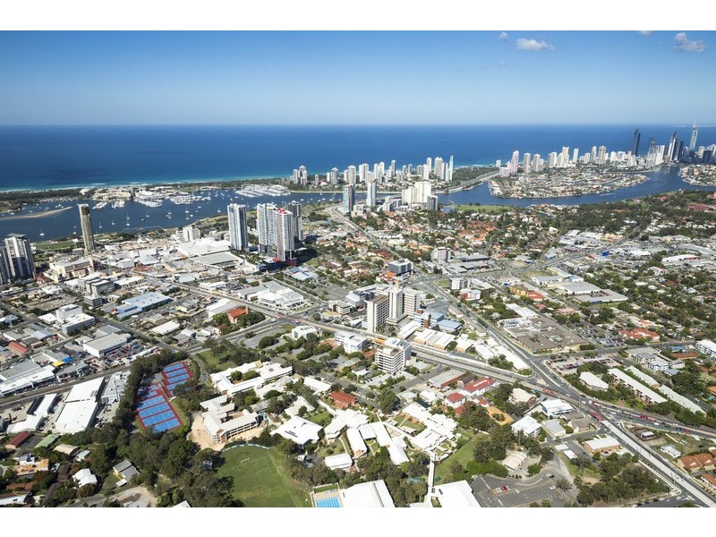26 SPENDELOVE AVENUE, Southport QLD 4215