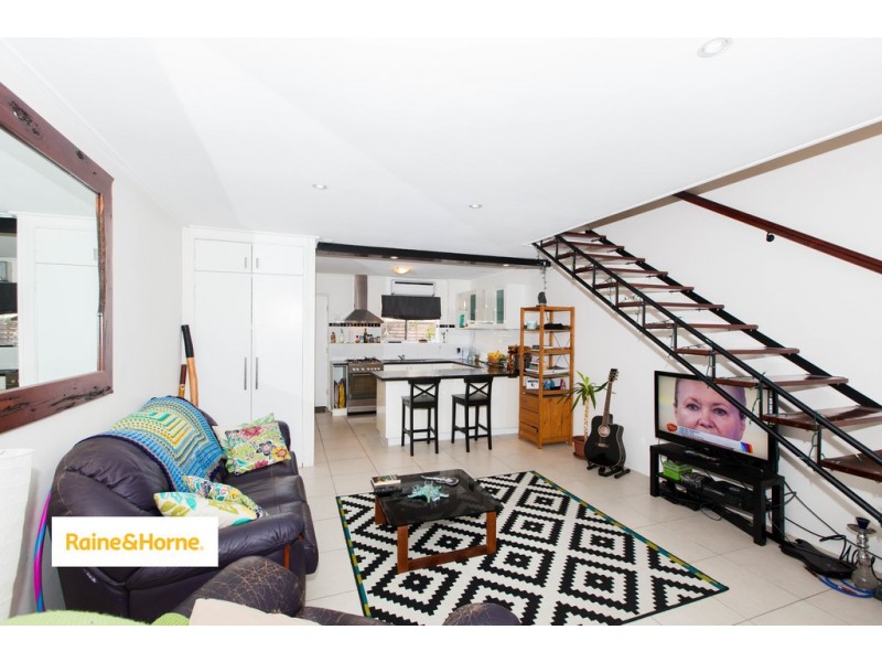 2/38 Sunbrite Avenue, Mermaid Beach QLD 4218