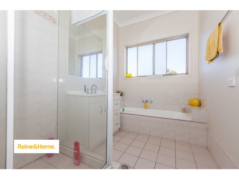 5 Adam Street, Oxenford QLD 4210