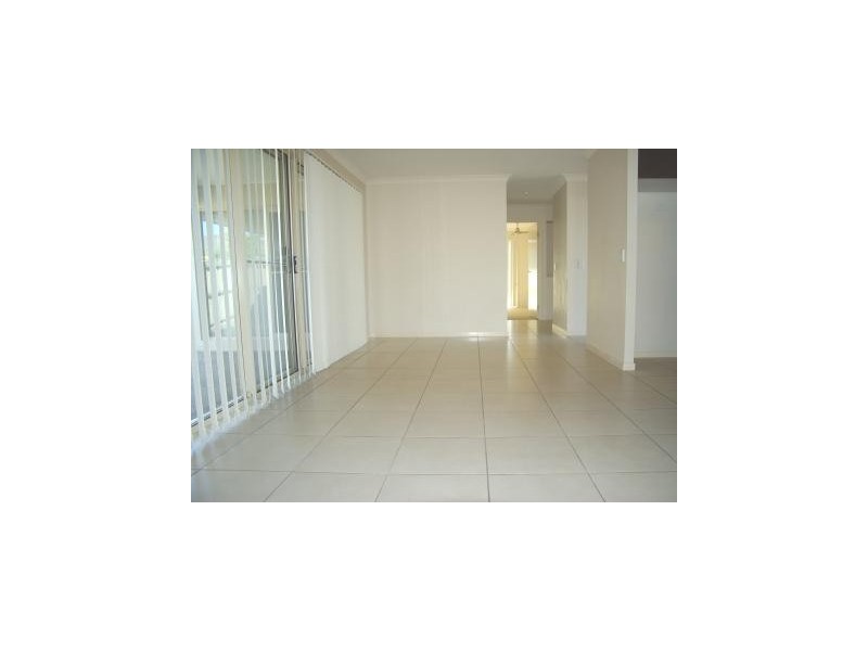 2 Alford Lane, Pacific Pines QLD 4211