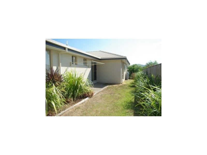 2 Alford Lane, Pacific Pines QLD 4211