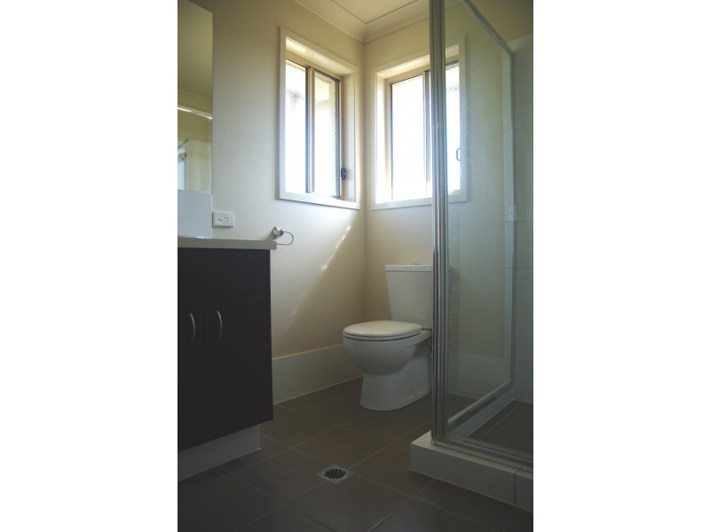 2 Alford Lane, Pacific Pines QLD 4211