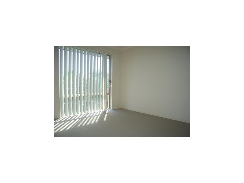 2 Alford Lane, Pacific Pines QLD 4211