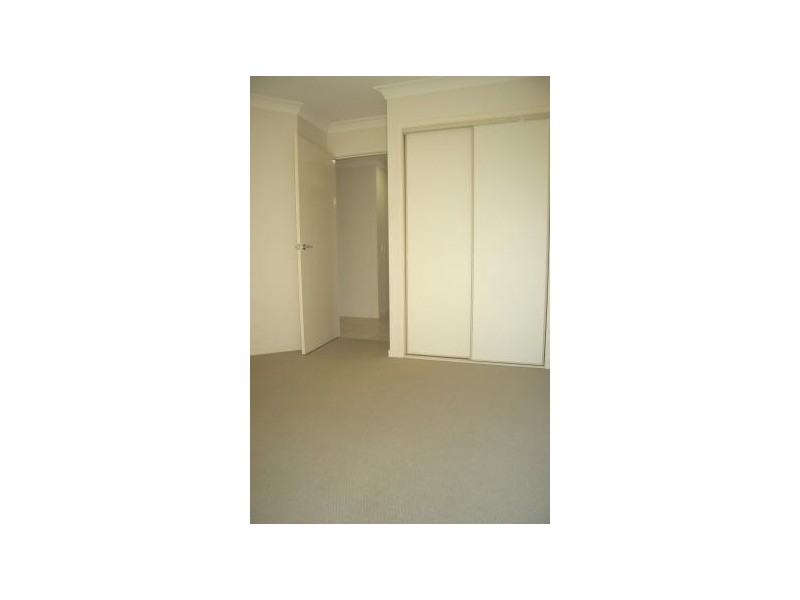 2 Alford Lane, Pacific Pines QLD 4211