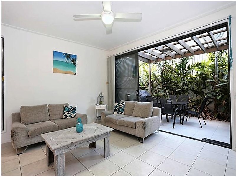 9 THE GARDENWAY, Robina QLD 4226