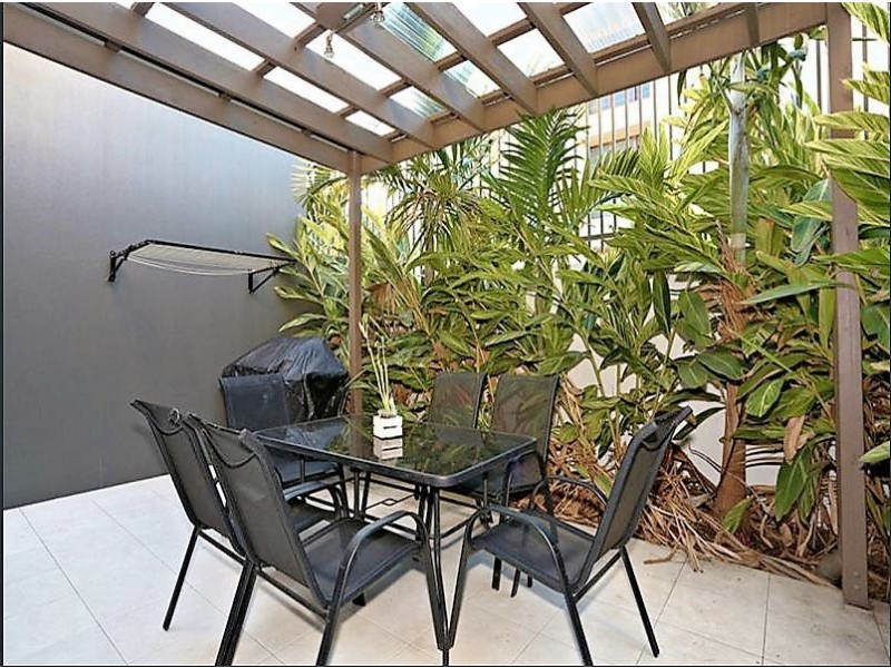 9 THE GARDENWAY, Robina QLD 4226